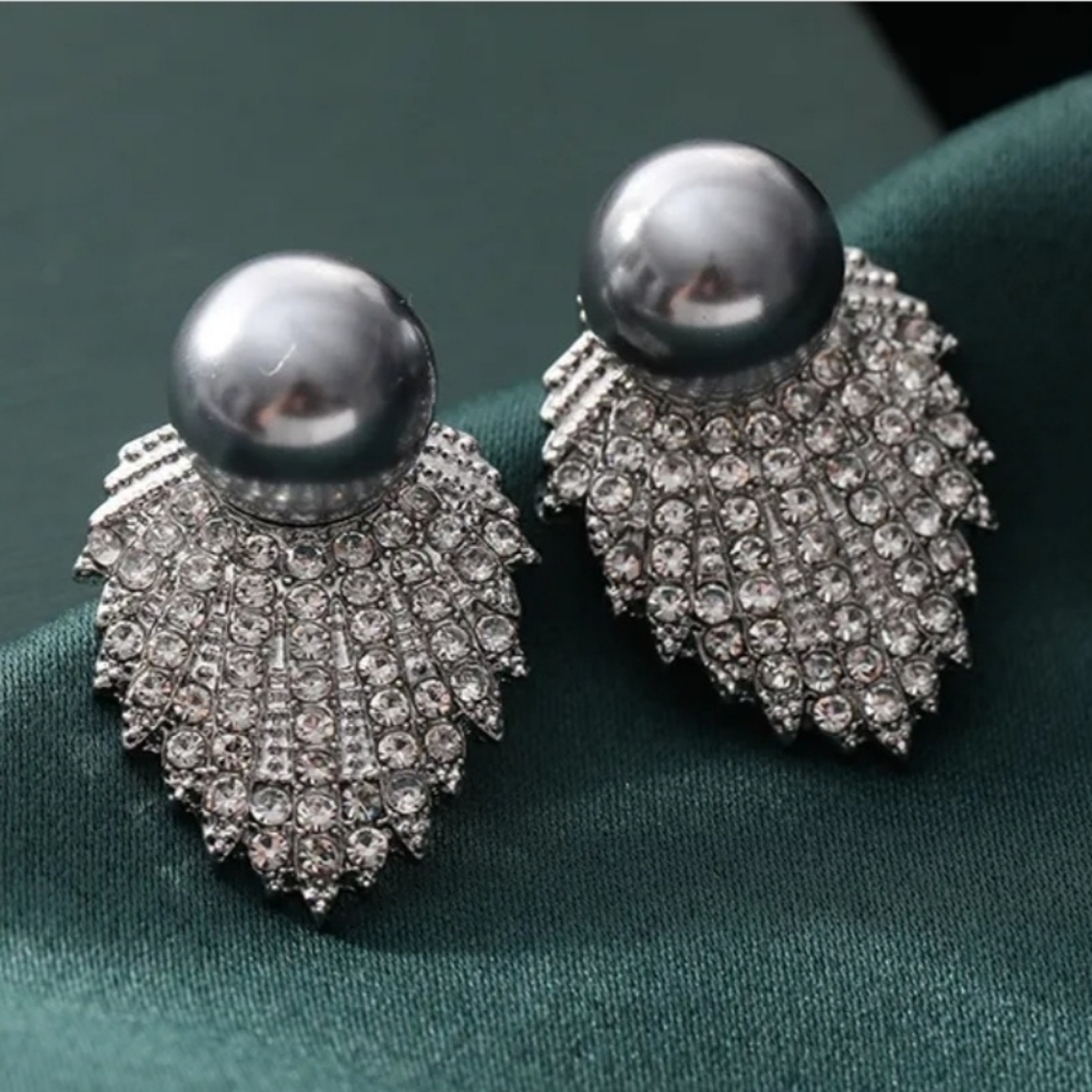 NEW - Elegant Gray Pearl Earrings With Crystal Accents
